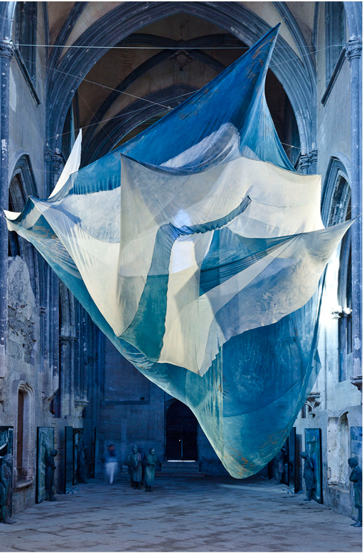 installation art textile contemporain indigo aurore pélisson